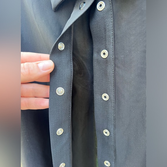 Collared mesh long sleeve button up cropped blouse size medium. - Picture 3 of 4